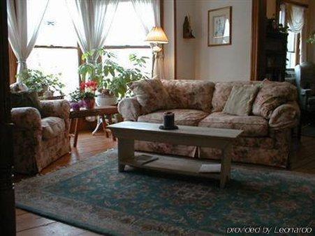 Rose Arbour Bed & Breakfast Chester Room photo